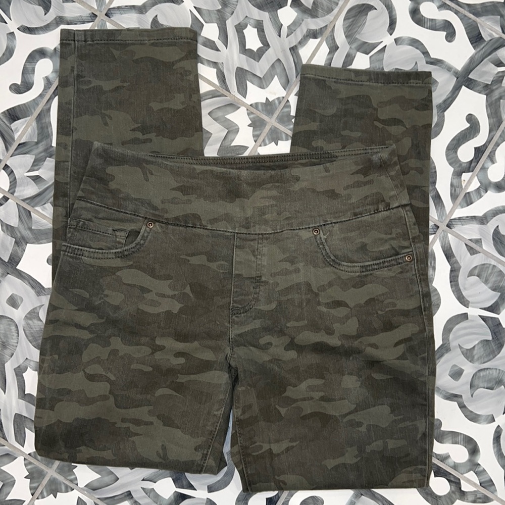 8 Short Lee Sculpting Jeans